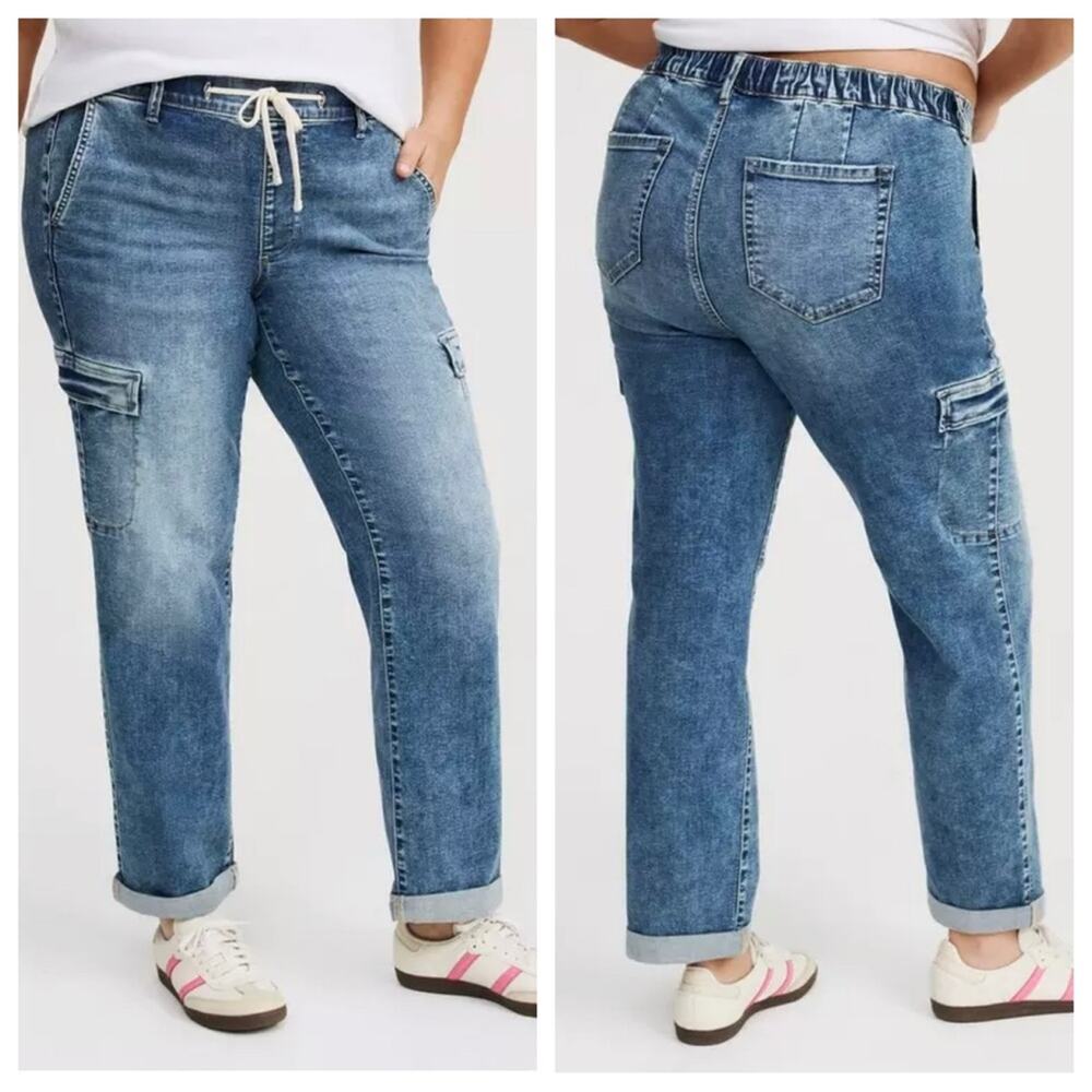 Torrid Weekend Mid-Rise Boyfriend Pull-On Elastic Waist Cargo Jean - Size 3